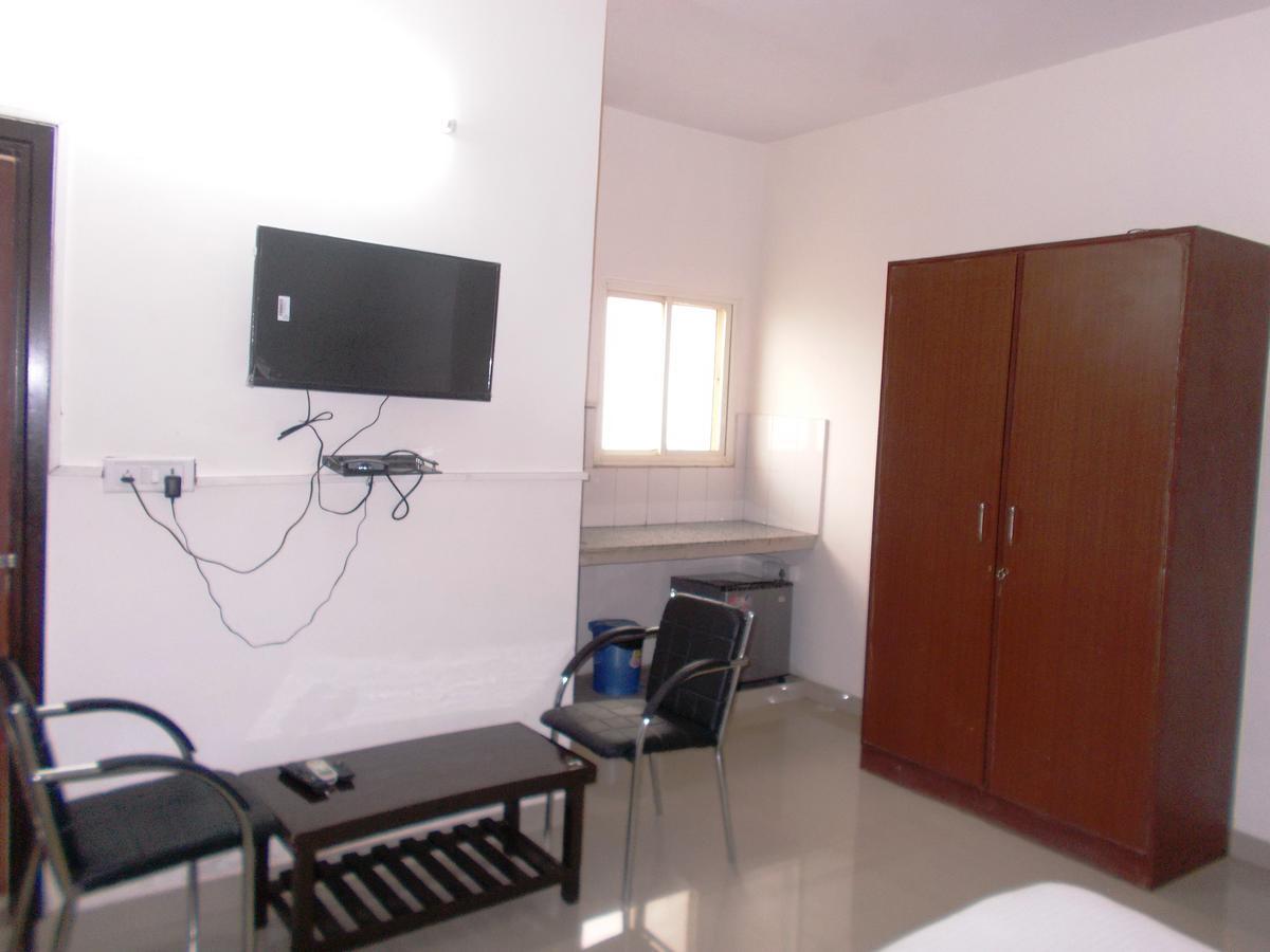 The Radiance Suites And Apartment New Delhi Exteriör bild