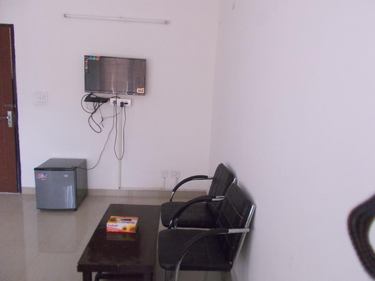 The Radiance Suites And Apartment New Delhi Exteriör bild