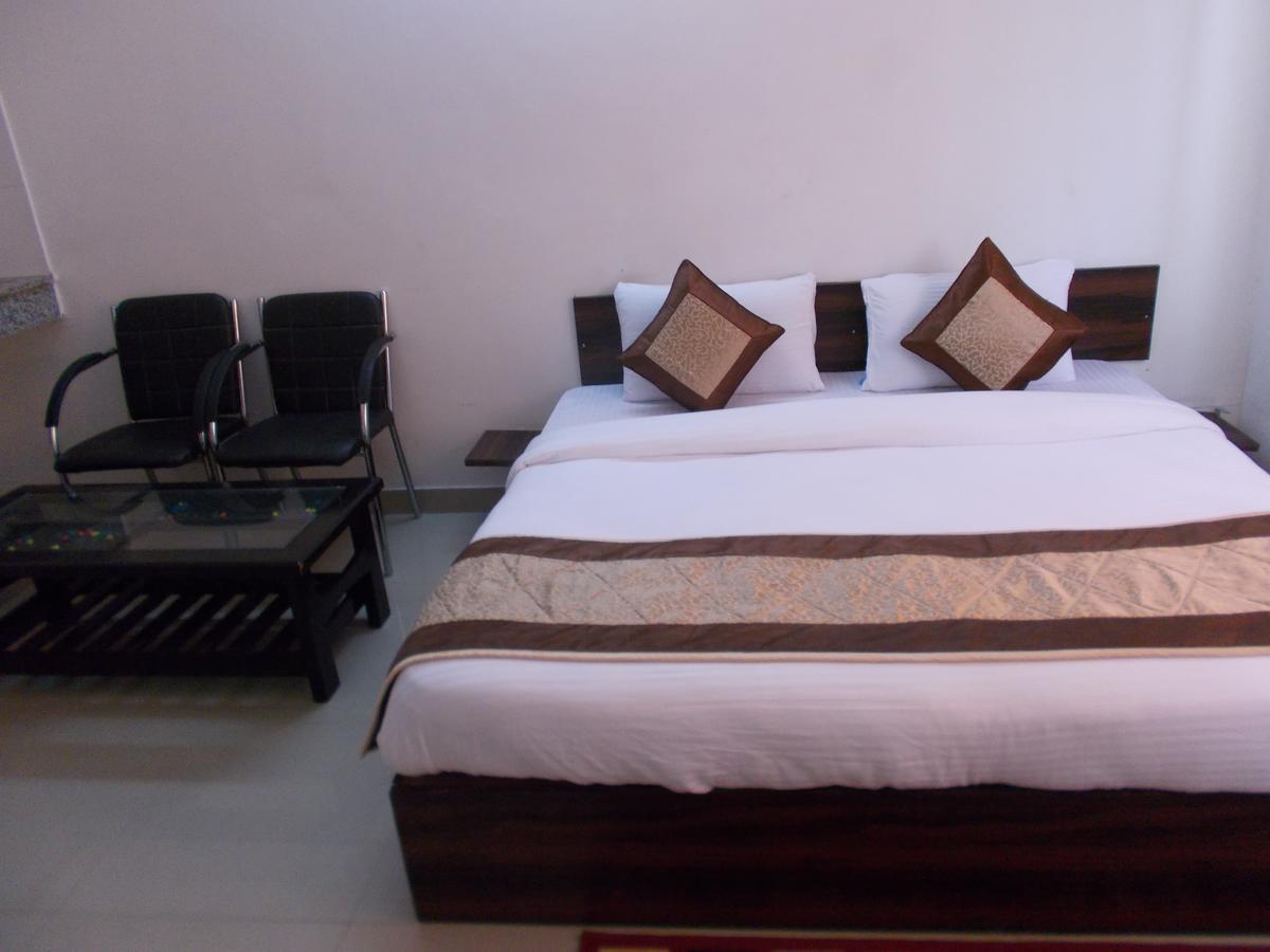 The Radiance Suites And Apartment New Delhi Exteriör bild