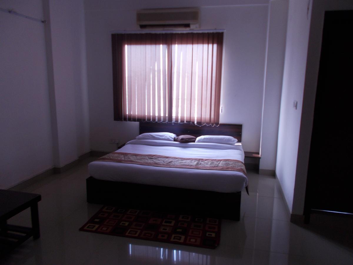 The Radiance Suites And Apartment New Delhi Exteriör bild