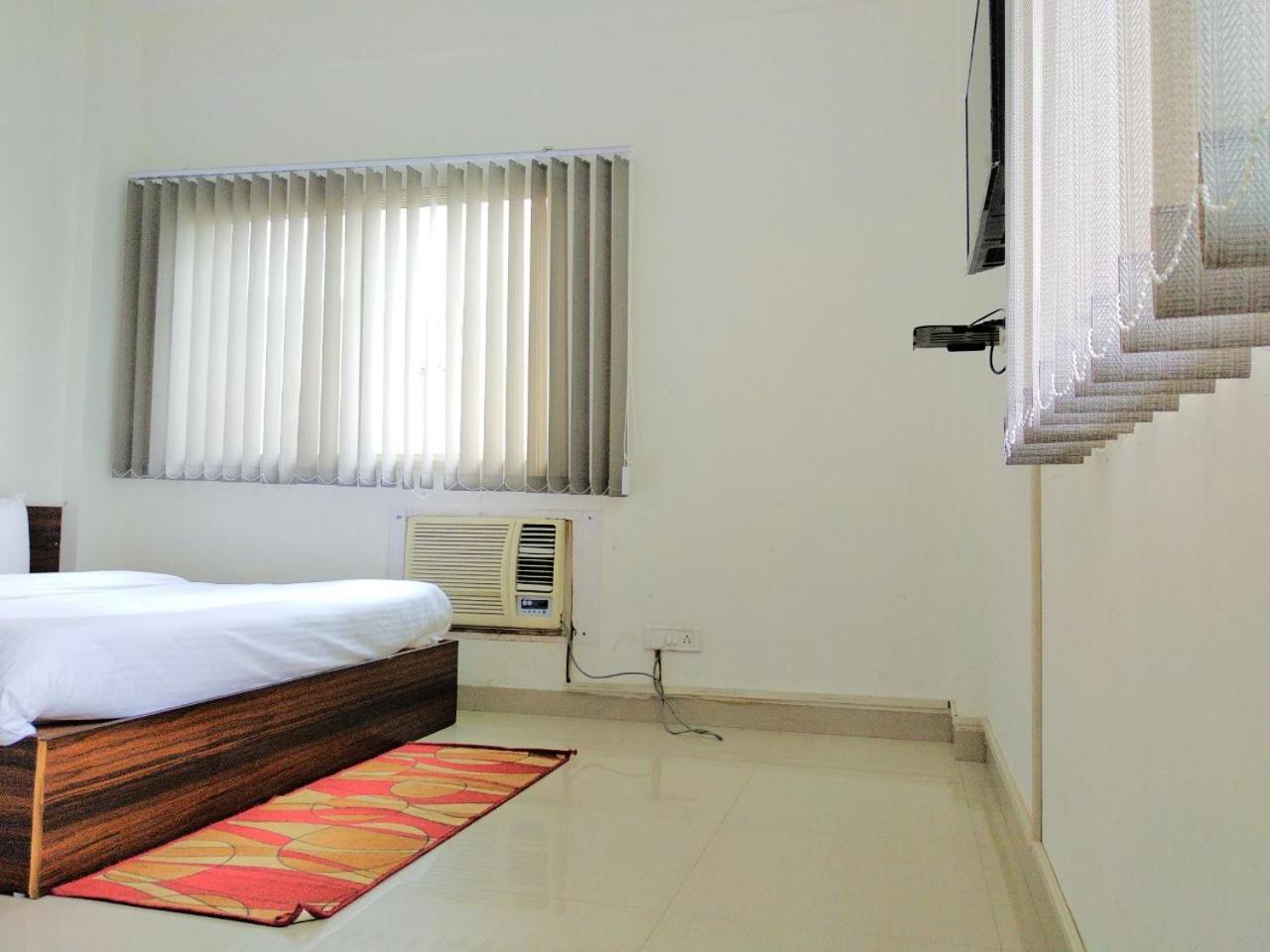 The Radiance Suites And Apartment New Delhi Exteriör bild