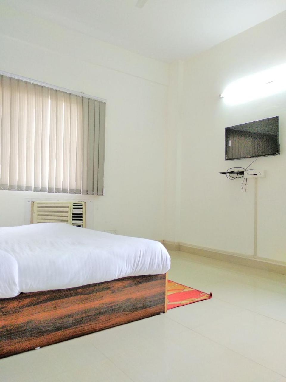 The Radiance Suites And Apartment New Delhi Exteriör bild