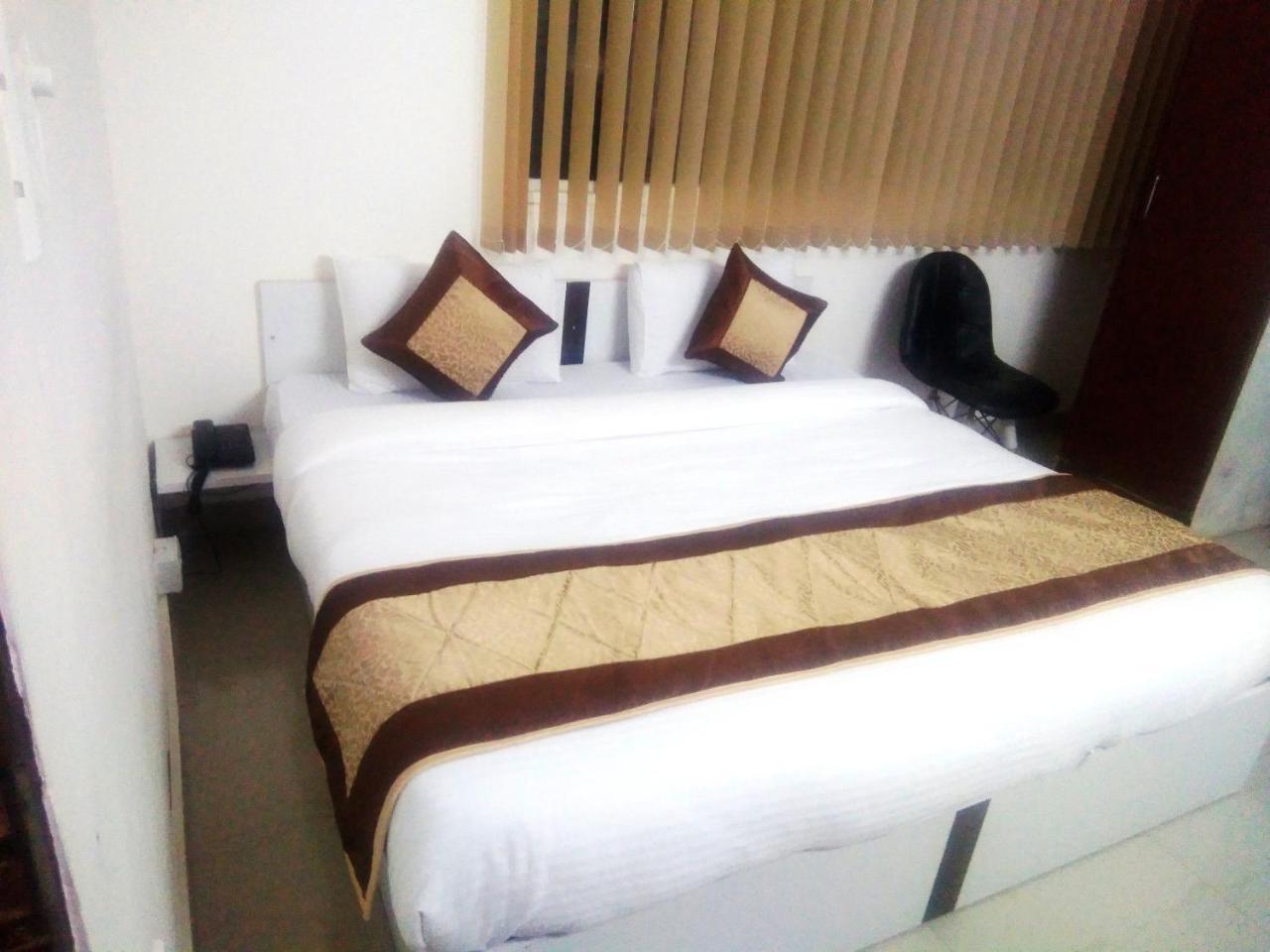 The Radiance Suites And Apartment New Delhi Exteriör bild