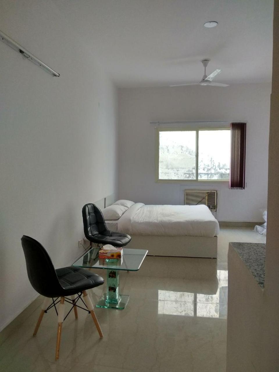 The Radiance Suites And Apartment New Delhi Exteriör bild