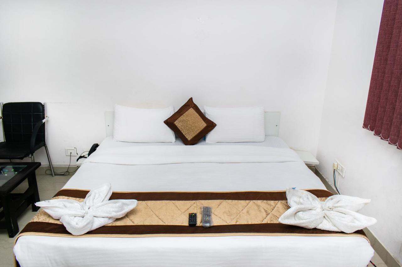 The Radiance Suites And Apartment New Delhi Exteriör bild