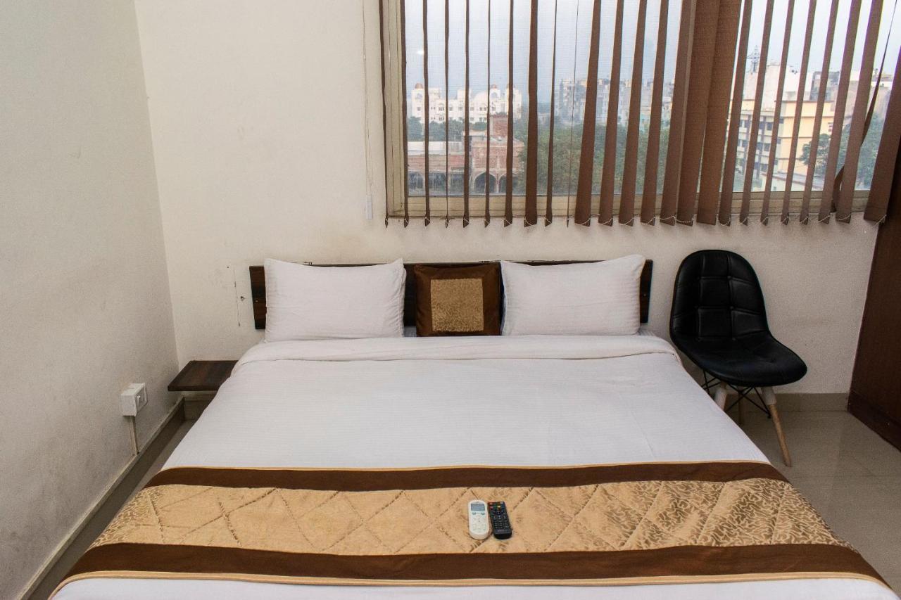 The Radiance Suites And Apartment New Delhi Exteriör bild