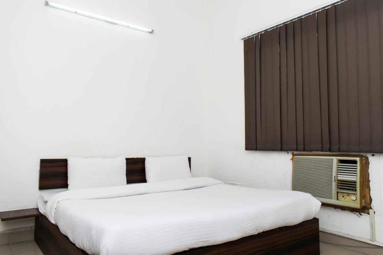 The Radiance Suites And Apartment New Delhi Exteriör bild