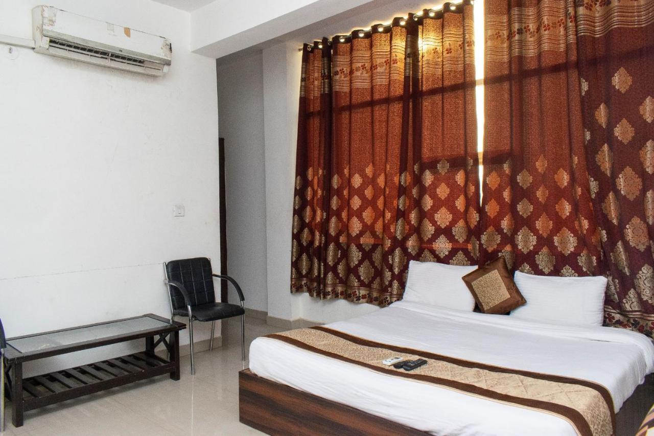 The Radiance Suites And Apartment New Delhi Exteriör bild